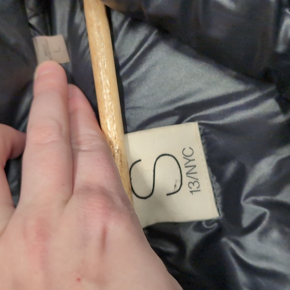 S13 NYC Down Glossy Puffer Jacket w/ Faux Fur Trim in Black Thumbhole - Picture 5 of 7